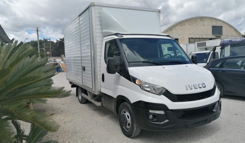 Iveco 35.130 furgone con sponda pieno