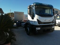 Iveco 180e32E6 telaio con sponda pieno