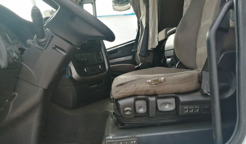 Iveco 260s500E6 cassone con sponda pieno